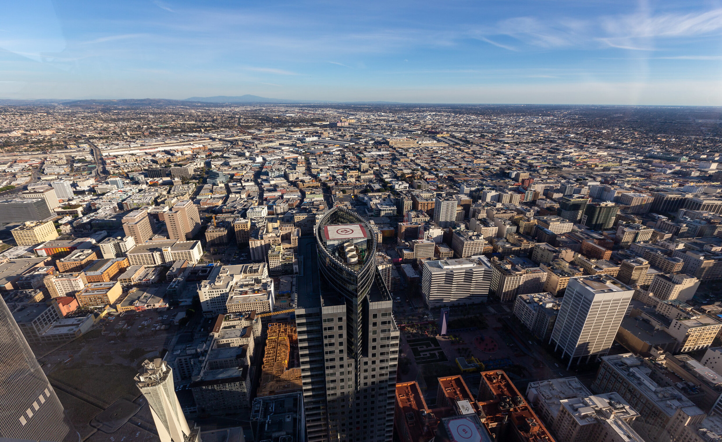 OUE Skyspace, Downtown