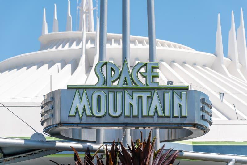Space Mountain, Disneyland Park